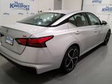 Used 2023 Nissan Altima 2.5 SR image 3