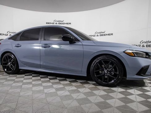 Used 2024 Honda Civic Sport image 2