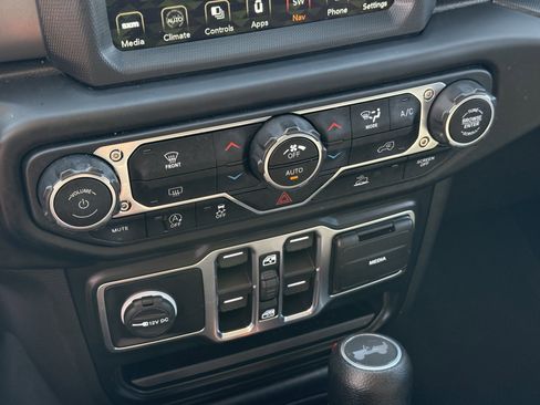 Used 2022 Jeep Wrangler Unlimited Sport S image 19