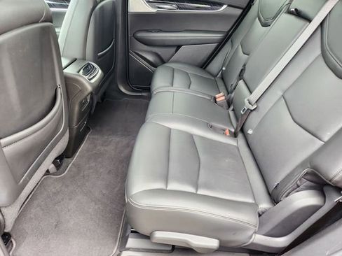 Used 2024 Cadillac XT6 Premium Luxury image 32