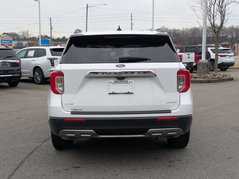Used 2021 Ford Explorer XLT w/ Equipment Group 202A image 5