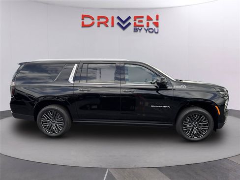 New 2026 Chevrolet Suburban High Country RWD image 3