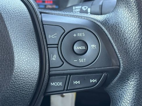 Used 2022 Toyota Corolla LE image 19