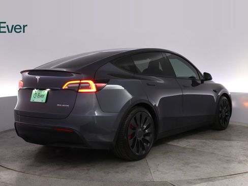 Used 2023 Tesla Model Y Performance AWD/4WD image 3