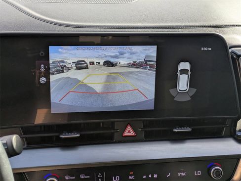 Used 2023 Kia Sportage EX image 22