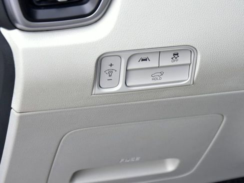 Certified 2024 Kia Sorento EX w/ Panoramic Sunroof Package image 29