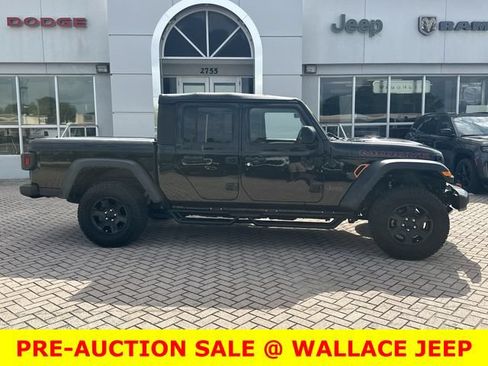 Used 2023 Jeep Gladiator Mojave AWD/4WD image 6