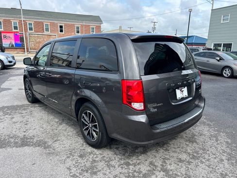 Used 2019 Dodge Grand Caravan GT FWD image 2