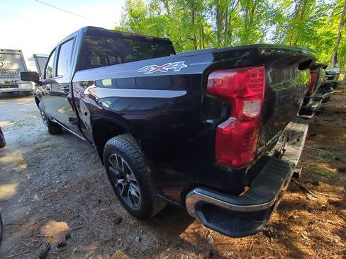 Used 2024 Chevrolet Silverado 1500 LT AWD/4WD image 7
