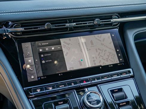 Used 2024 Aston Martin DB12 Coupe image 22