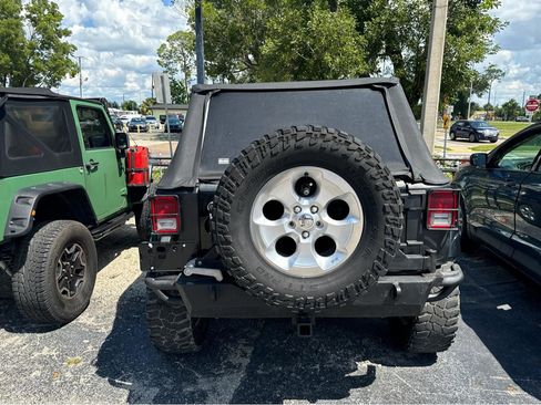 Used 2013 Jeep Wrangler Unlimited Sahara w/ Trailer Tow Group AWD/4WD image 9