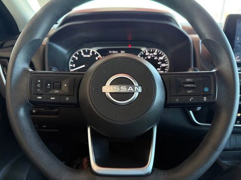 Certified 2024 Nissan Rogue SV FWD image 23