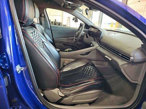 Used 2023 Hyundai Elantra SEL w/ Convenience Package FWD image 8