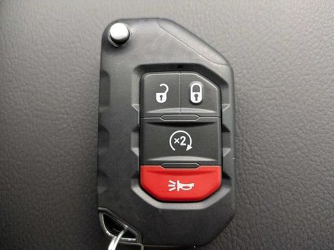New 2026 Jeep Wrangler Unlimited Sahara AWD/4WD image 31
