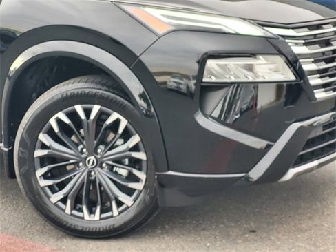 New 2026 Nissan Rogue Platinum image 3