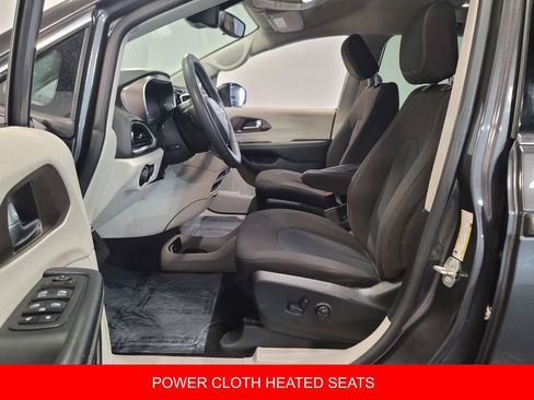 Used 2023 Chrysler Voyager LX FWD image 19