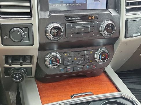 Used 2021 Ford F250 King Ranch w/ King Ranch Ultimate Package AWD/4WD image 18