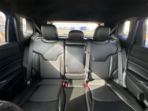 Used 2022 Jeep Compass Altitude image 21