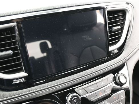 New 2026 Chrysler Pacifica Select image 22