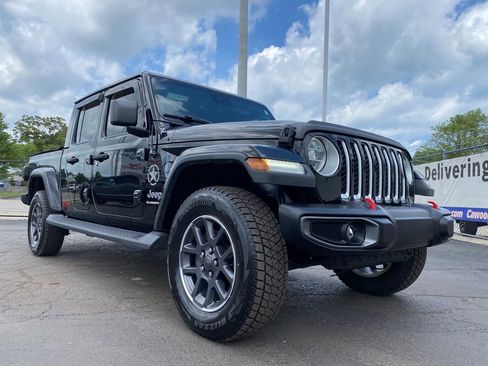 Used 2020 Jeep Gladiator Overland w/ Dual Top Group AWD/4WD image 33