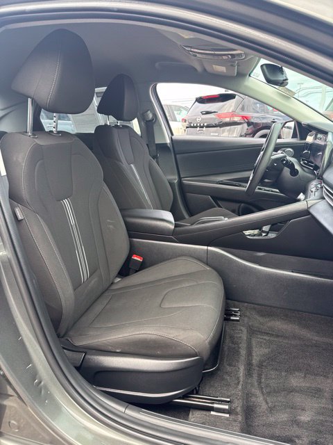 Used 2024 Hyundai Elantra SEL FWD image 13