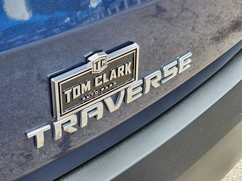 Used 2023 Chevrolet Traverse LT FWD image 29
