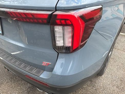 Used 2025 Ford Explorer ST w/ Sun And Sound Package AWD/4WD image 4