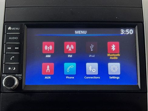 Used 2019 Nissan Frontier SV image 11