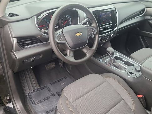 Used 2021 Chevrolet Traverse LS image 16