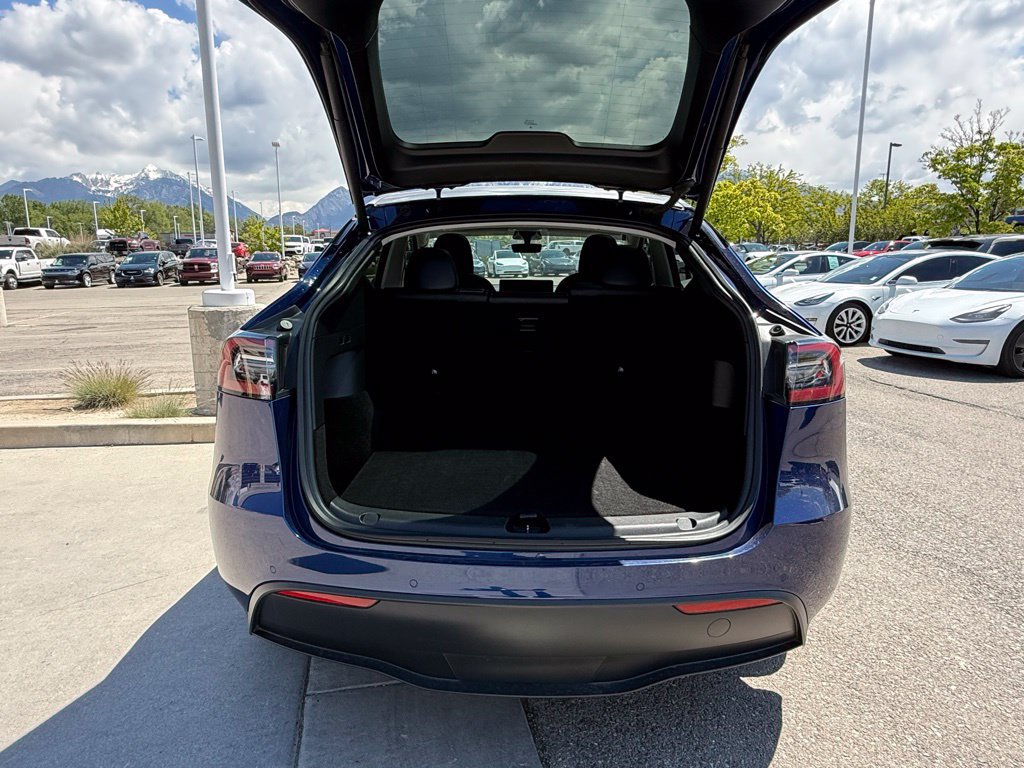 Used 2022 Tesla Model Y Long Range AWD/4WD image 24