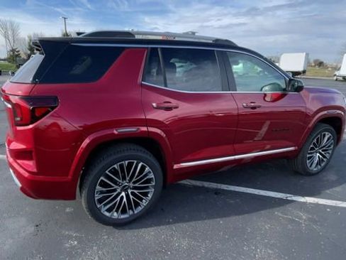 New 2026 GMC Terrain Denali w/ LPO, Black Badging Package image 2