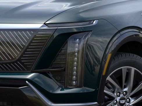 New 2026 Cadillac Vistiq Luxury w/ LPO, Floor Liner Package AWD/4WD image 34