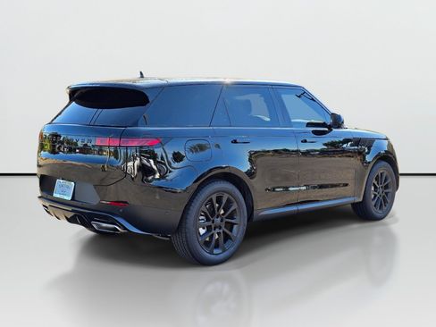 Used 2025 Land Rover Range Rover Sport SE AWD/4WD image 5