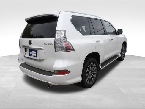 Used 2023 Lexus GX 460 Luxury w/ Accessory Package AWD/4WD image 9
