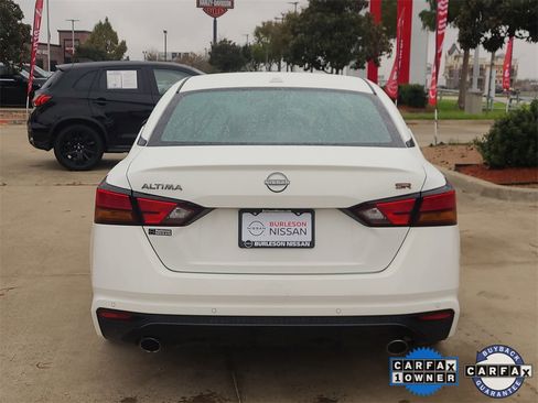 Certified 2024 Nissan Altima 2.5 SR image 3