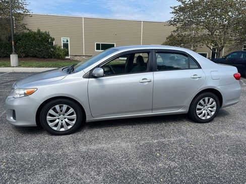 Used 2012 Toyota Corolla LE image 2