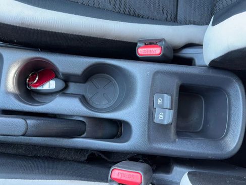 Used 2020 Nissan Versa SV image 30