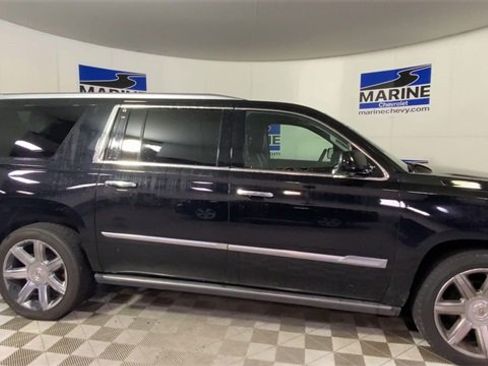 Used 2015 Cadillac Escalade ESV Premium image 3
