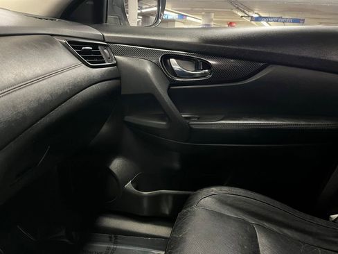 Used 2017 Nissan Rogue SL image 26