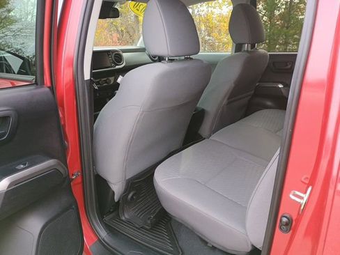 Used 2020 Toyota Tacoma SR5 image 19