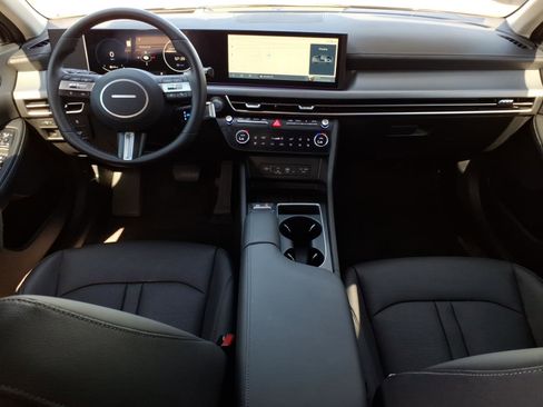 Certified 2025 Hyundai Sonata Limited FWD image 17