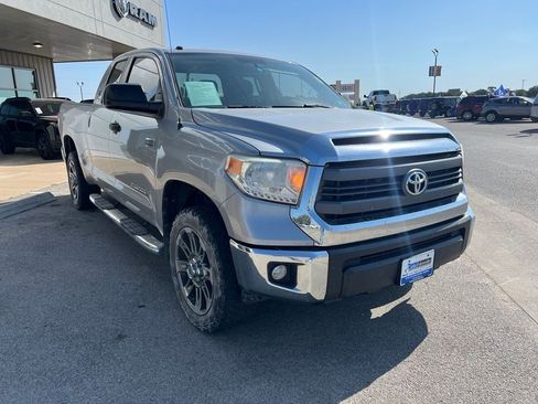 Used 2015 Toyota Tundra SR5 w/ SR5 Upgrade Package AWD/4WD image 8