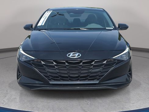 Used 2022 Hyundai Elantra Blue FWD image 2