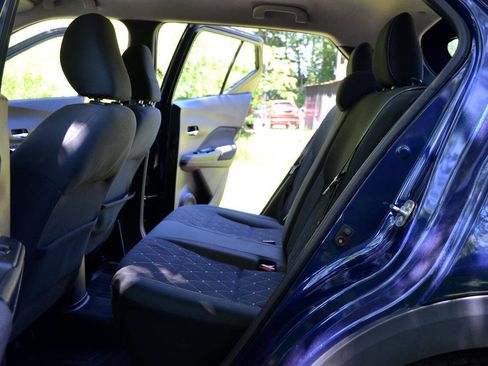 Used 2019 Nissan Kicks SV image 9