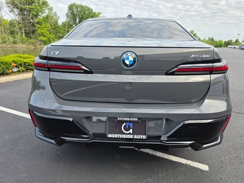 Used 2023 BMW i7 xDrive60 AWD/4WD image 10