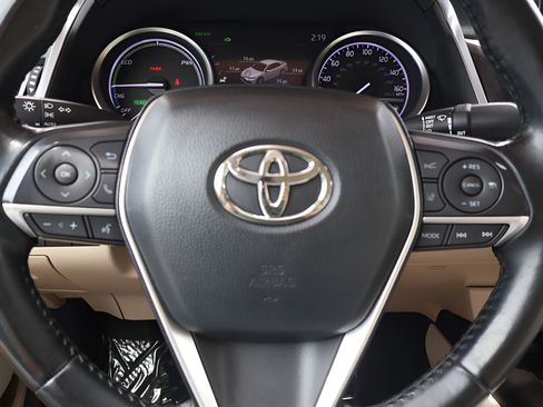 Used 2024 Toyota Camry XLE FWD image 20