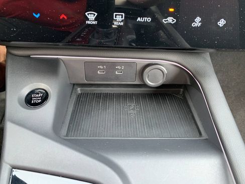 Used 2026 Nissan Sentra SR w/ Floor Mat Package FWD image 3