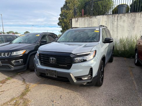 Used 2024 Honda Passport Black Edition image 8