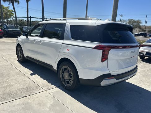 New 2026 Kia Carnival EX FWD image 8