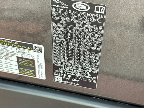 New 2026 Land Rover Range Rover SE image 30